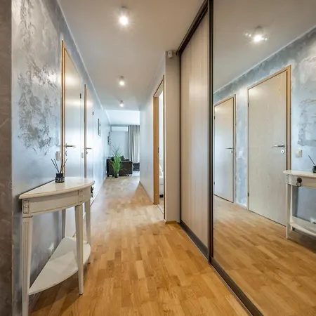 Apartman Premium Living With Sauna, Balcony And Parking *