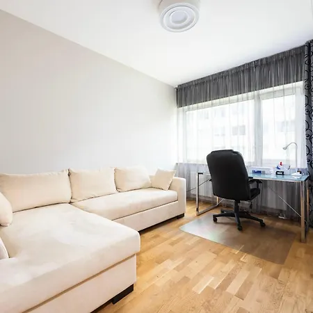 Apartman Premium Living With Sauna, Balcony And Parking *